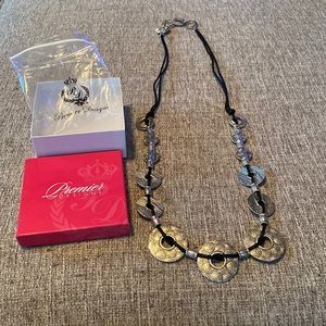 Premier design black/silver necklace Remix